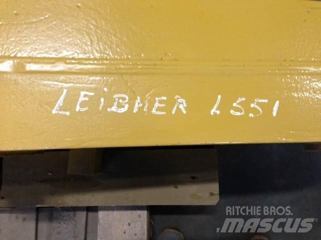 Liebherr L551 Link Arm Citas sastāvdaļas