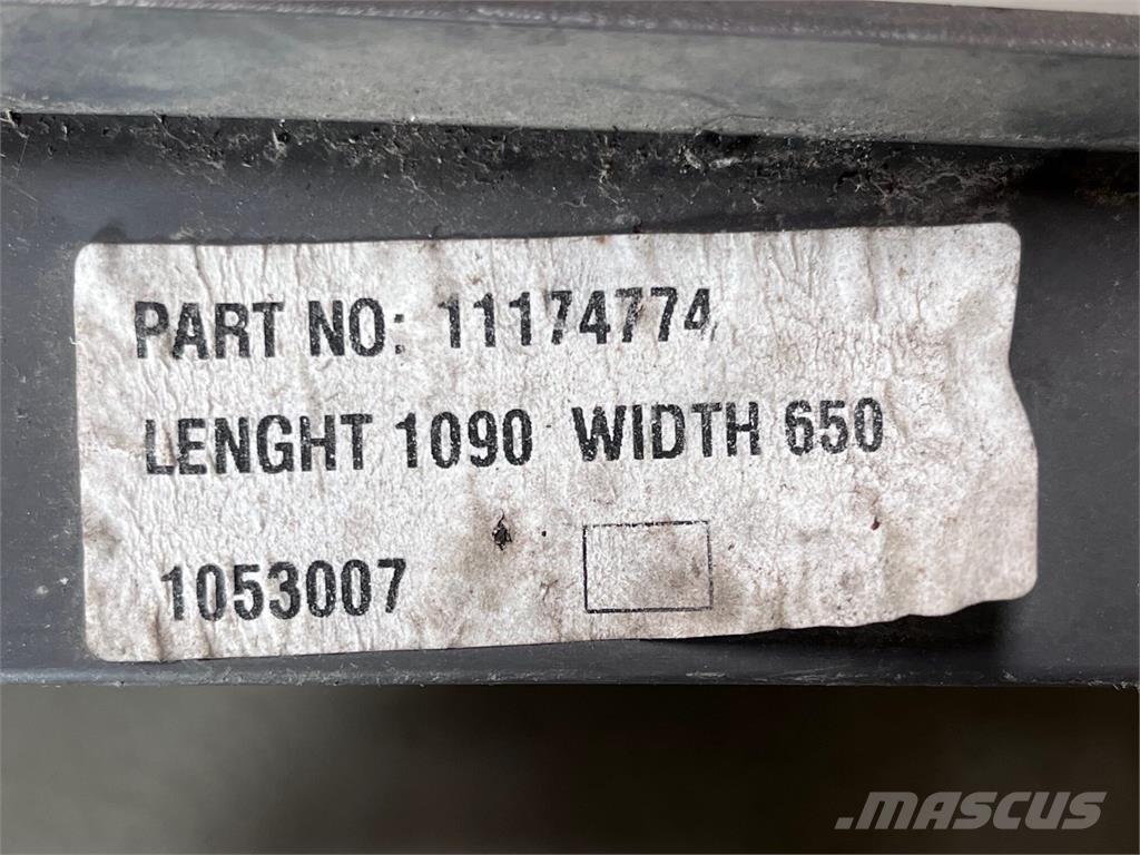  Skærm, Volvo L60F - L90G Citas sastāvdaļas