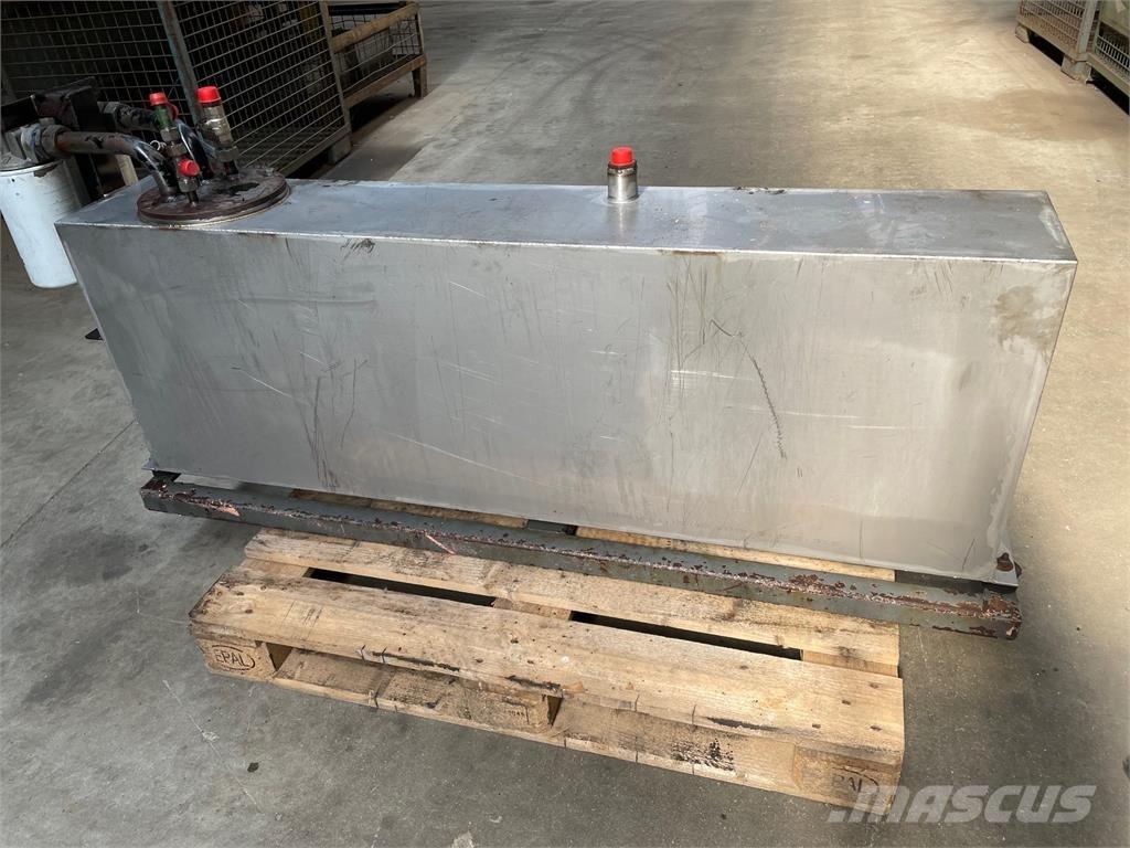  Tank, rustfri - ca. 200 Ltr. Citas sastāvdaļas