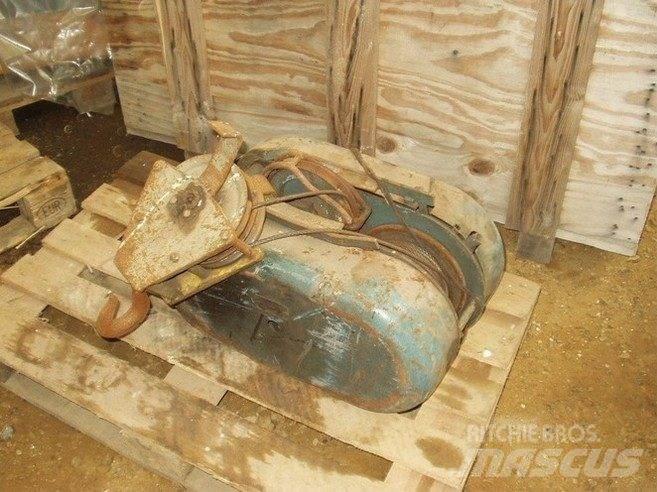 Thrige traverskran 500 kg Visurgājēji celtņi