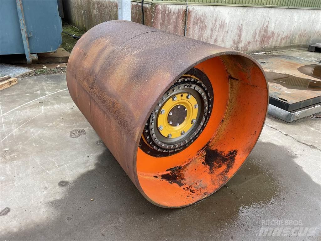  Trommel ex. Dynapac CC232 Divvalču grunts veltņi