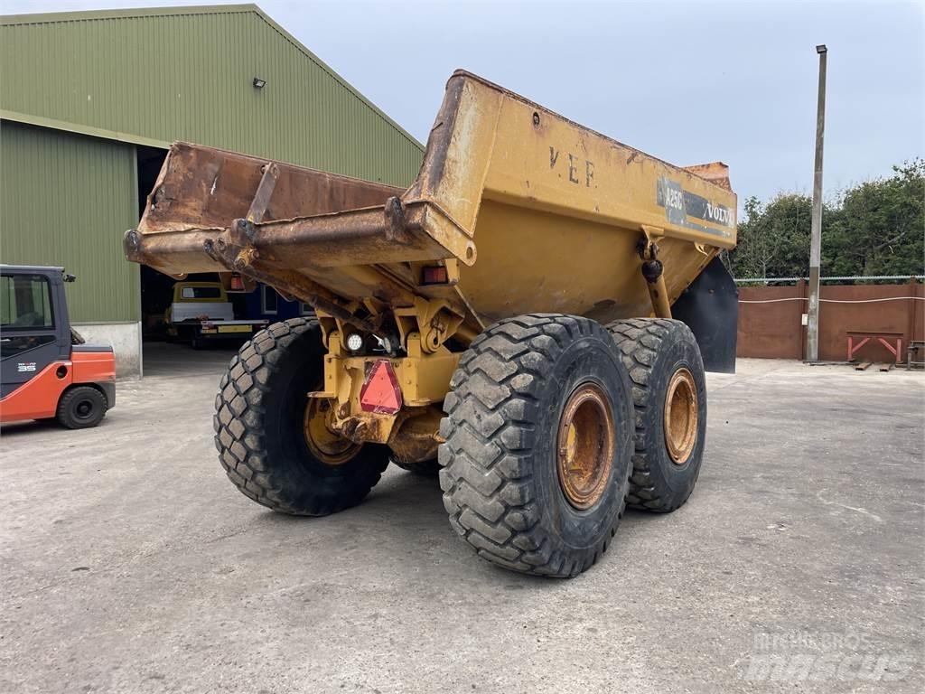 Volvo A25C dumpervogn 6x6 Mini pašizgāzēji