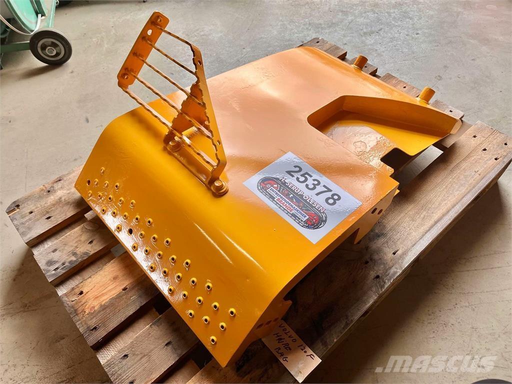 Volvo L120F bagskærm Citas sastāvdaļas
