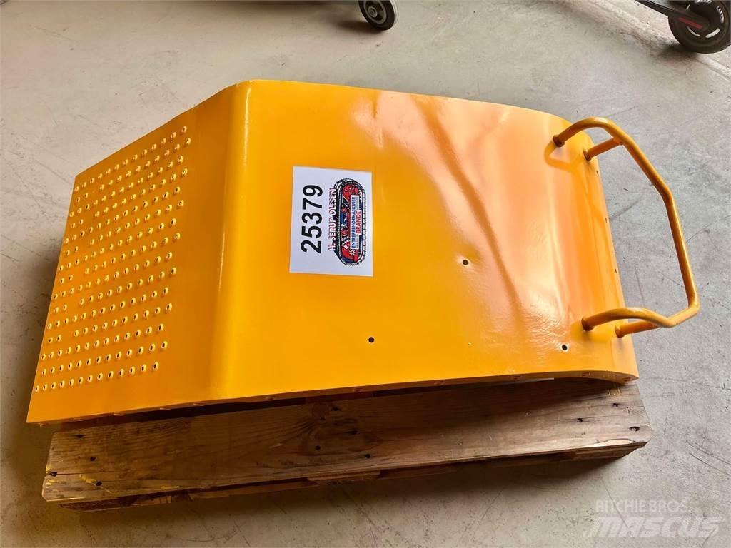 Volvo L120F bagskærm Citas sastāvdaļas