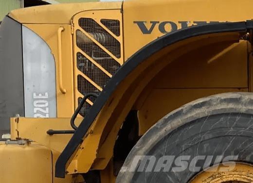 Volvo L220E højre bagskærm Citas sastāvdaļas