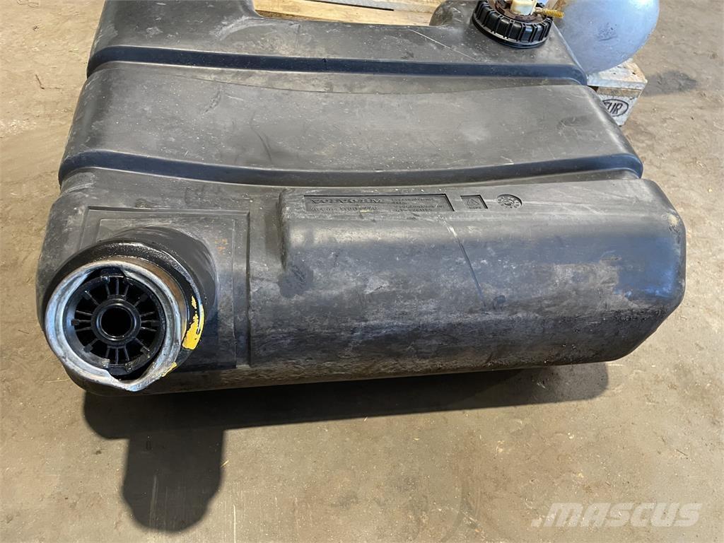 Volvo L70B dieseltank Citas sastāvdaļas