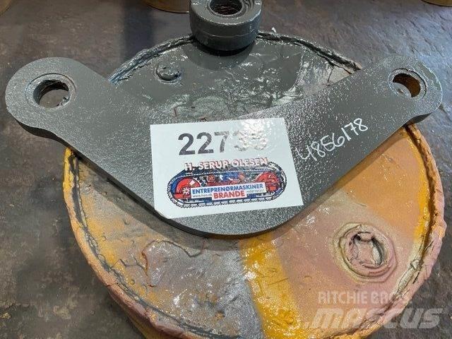 Volvo L90B Link Arm Citas sastāvdaļas
