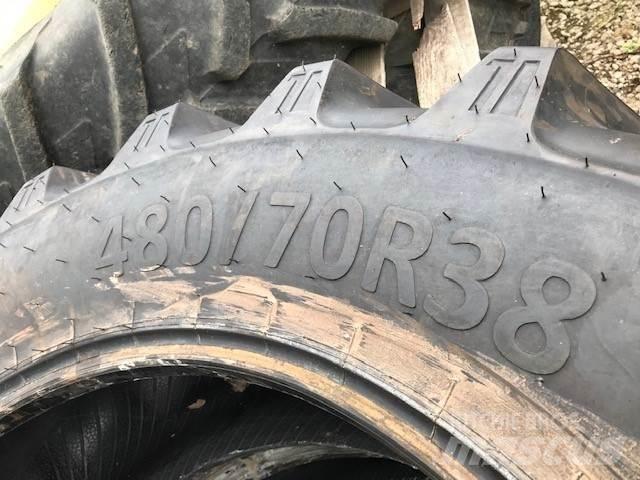  Rear Tyres Riepas, riteņi un diski