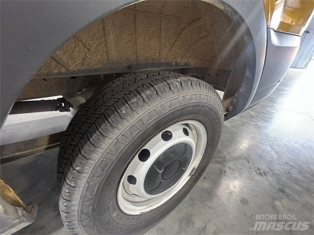 Ford Transit 250 Vieglais kravas automobilis/izkraušana no sāniem