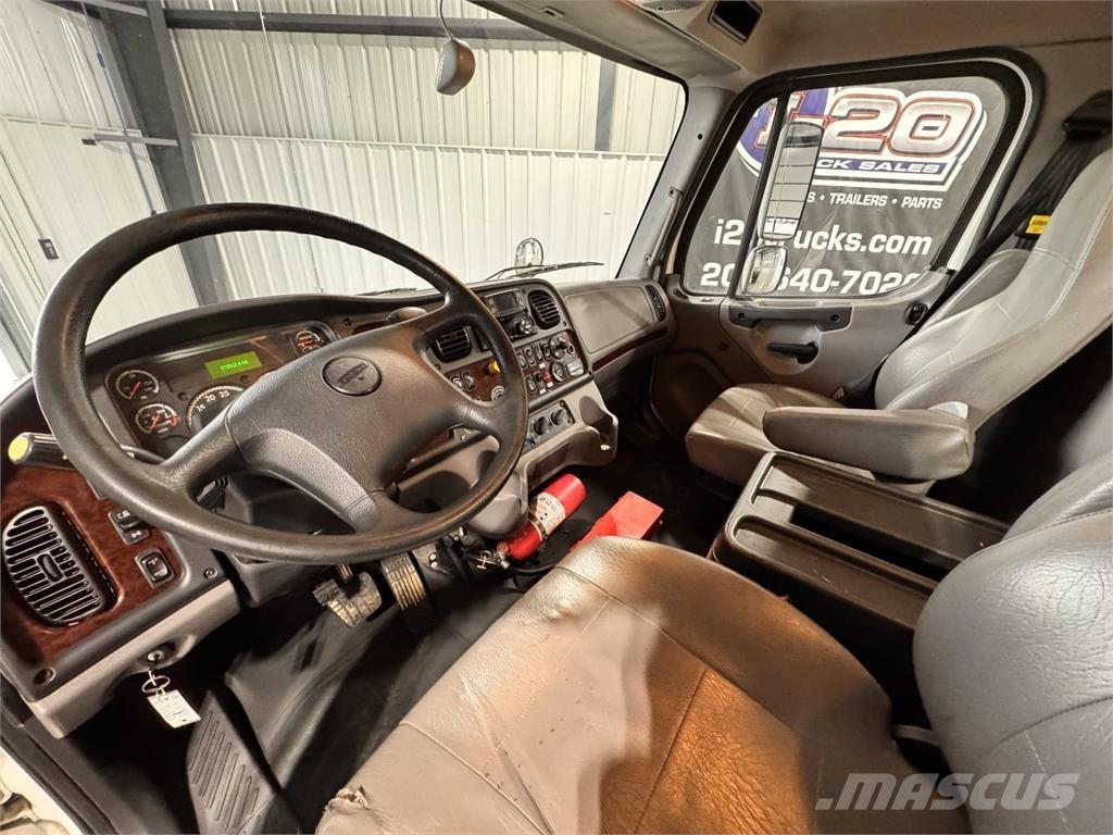 Freightliner M2 Šasija ar kabīni