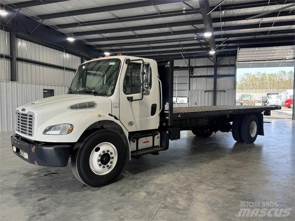 Freightliner M2 106 Platformas/izkraušana no sāniem