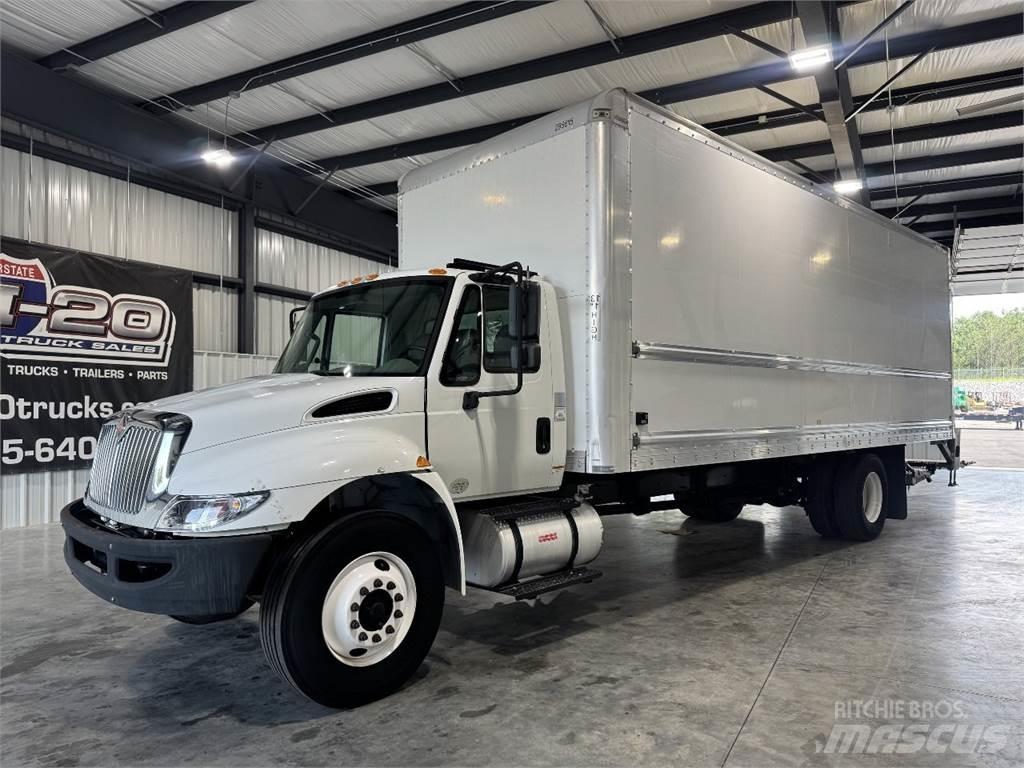 International 4300 Furgons