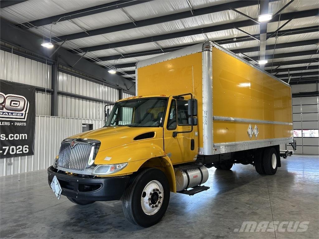 International 4300 Furgons