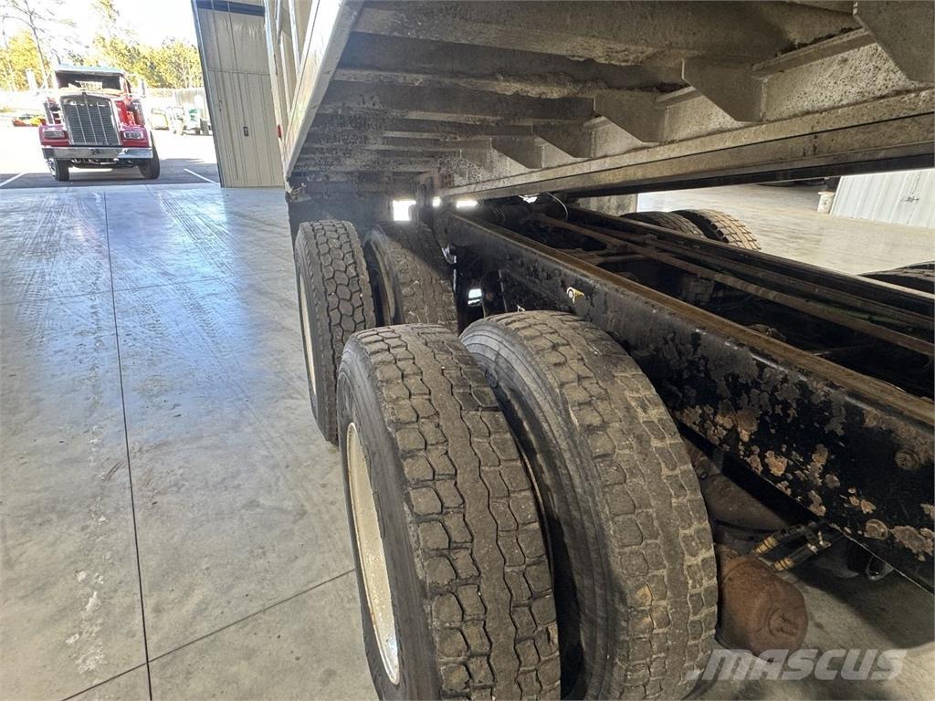 Kenworth T800 Pašizgāzējs