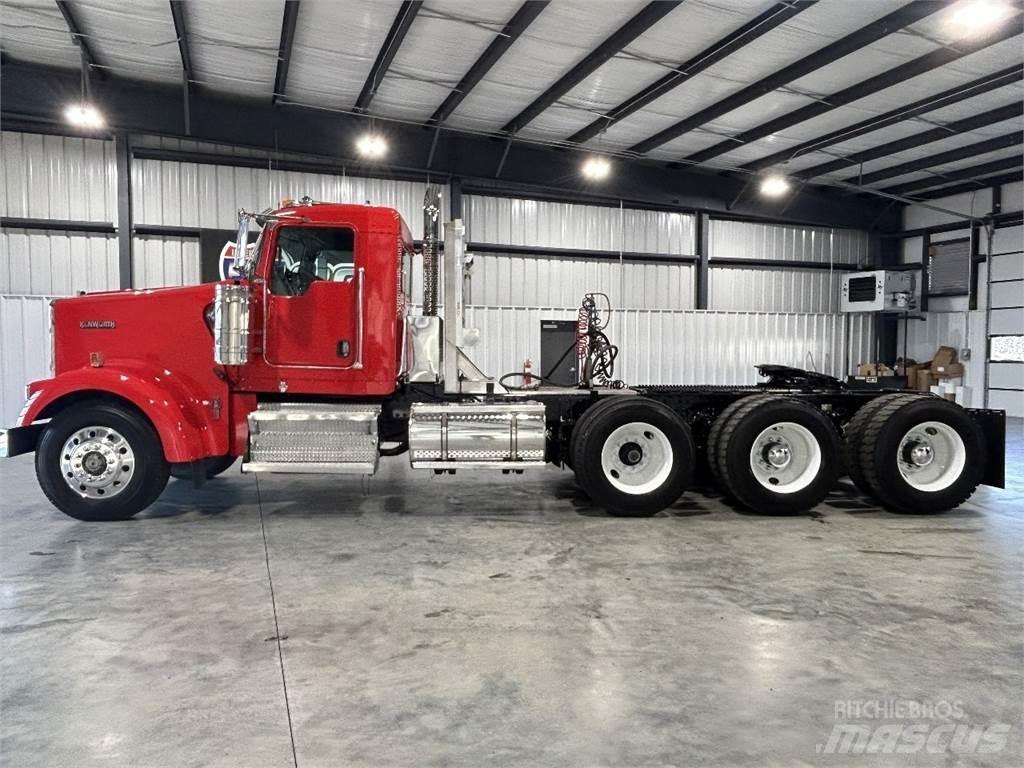 Kenworth W900L Vilcēji