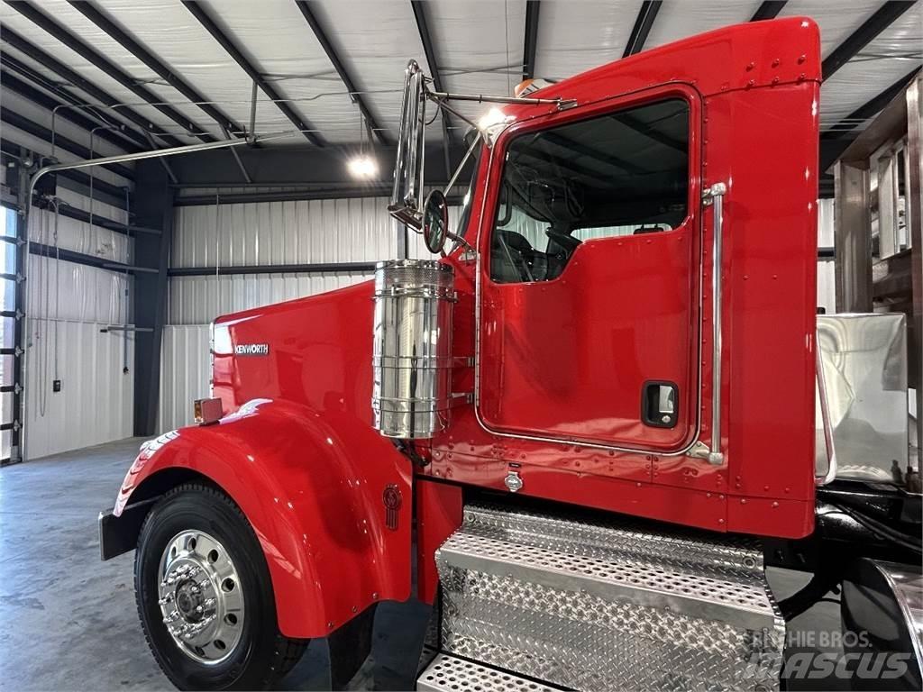 Kenworth W900L Vilcēji