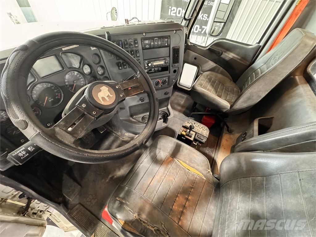 Mack CHU613 Vilcēji