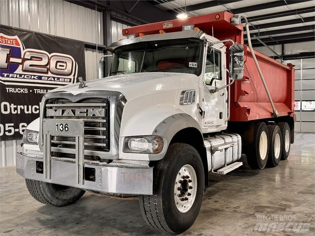 Mack GU713 Pašizgāzējs