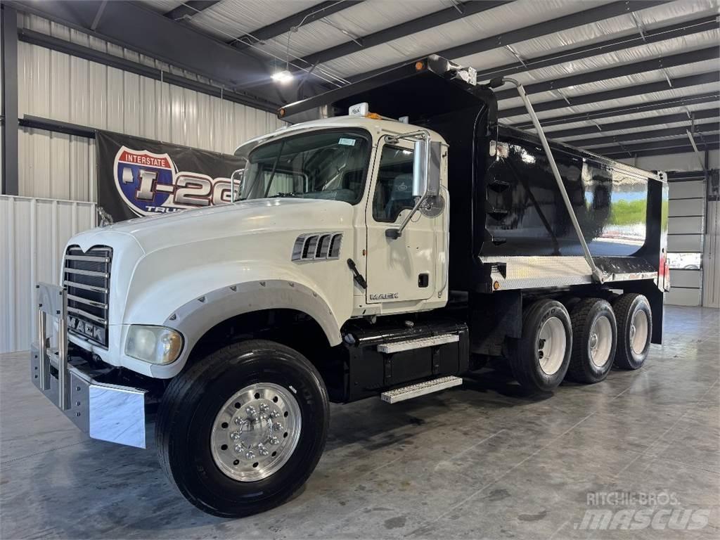 Mack GU713 Pašizgāzējs