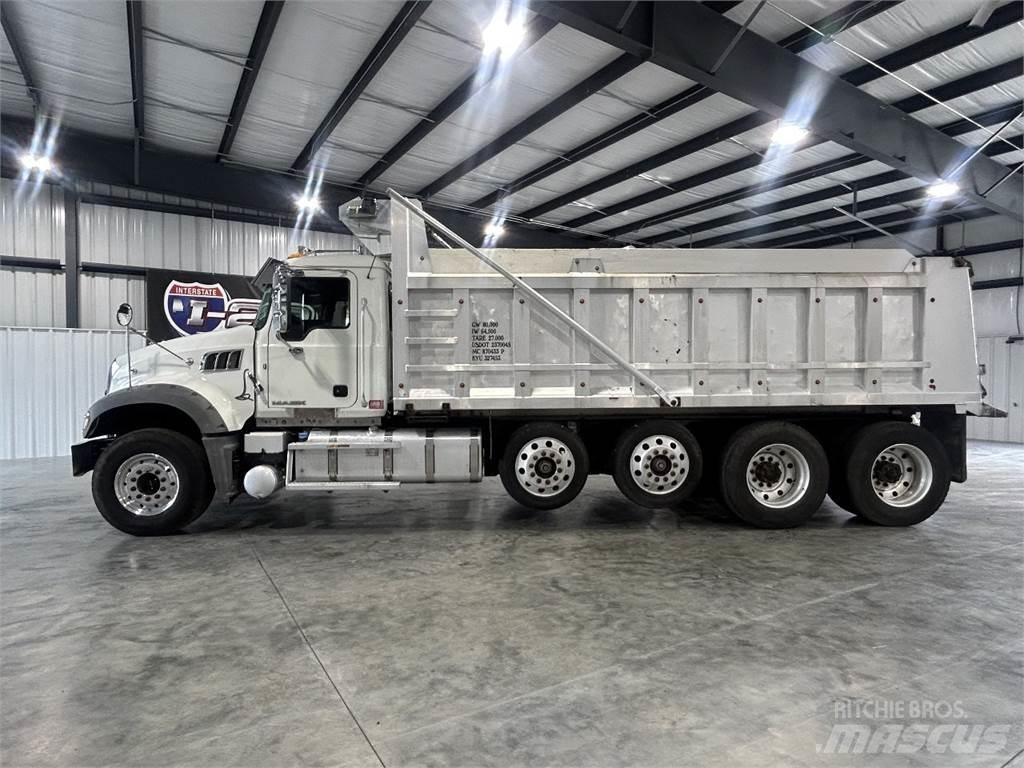 Mack GU713 Pašizgāzējs