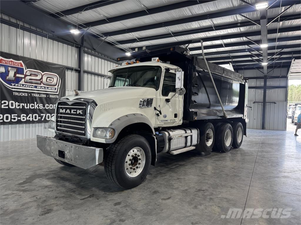 Mack GU713 Pašizgāzējs