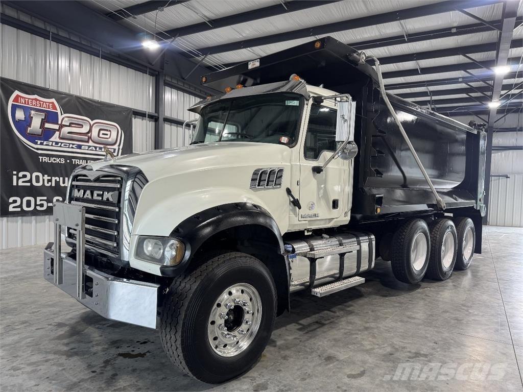 Mack GU713 Pašizgāzējs