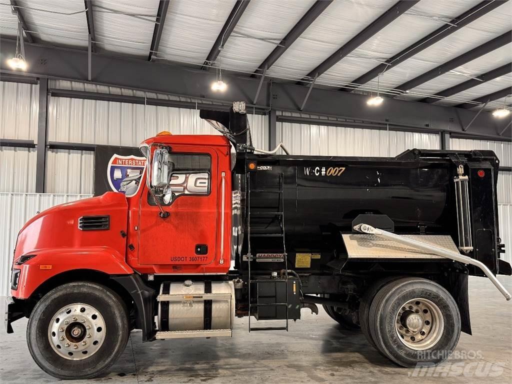 Mack MD6 Pašizgāzējs