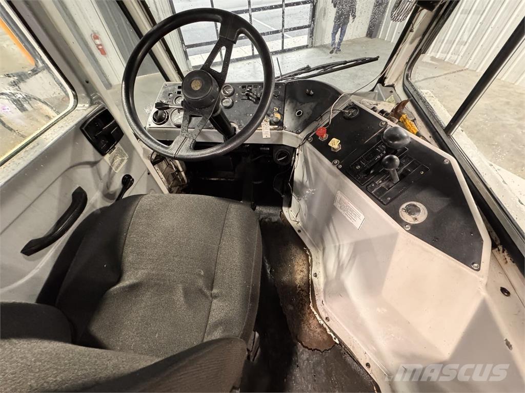 Ottawa Kalmar Terminālie traktori