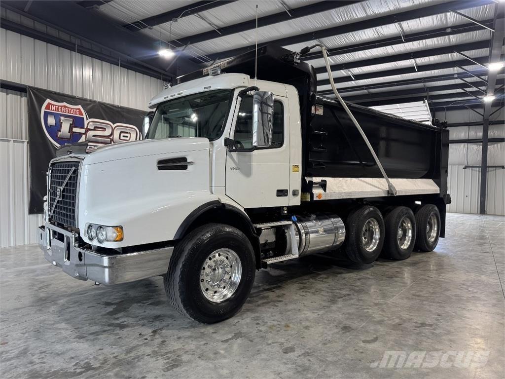 Volvo VHD Pašizgāzējs