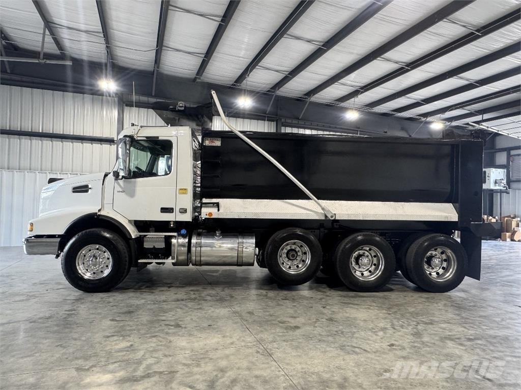 Volvo VHD Pašizgāzējs