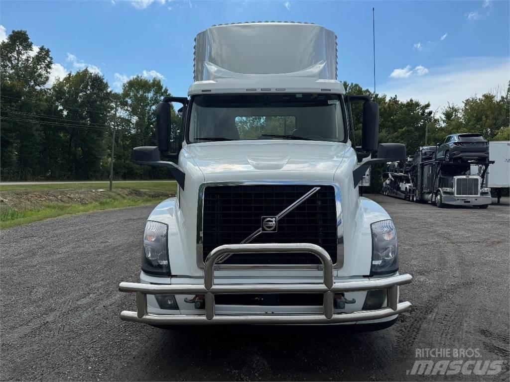 Volvo VNL42T300 Vilcēji