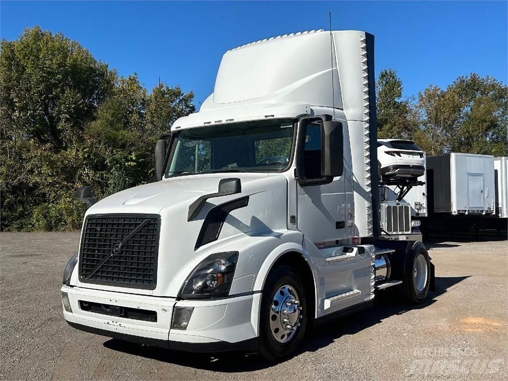 Volvo VNL42T300 Vilcēji