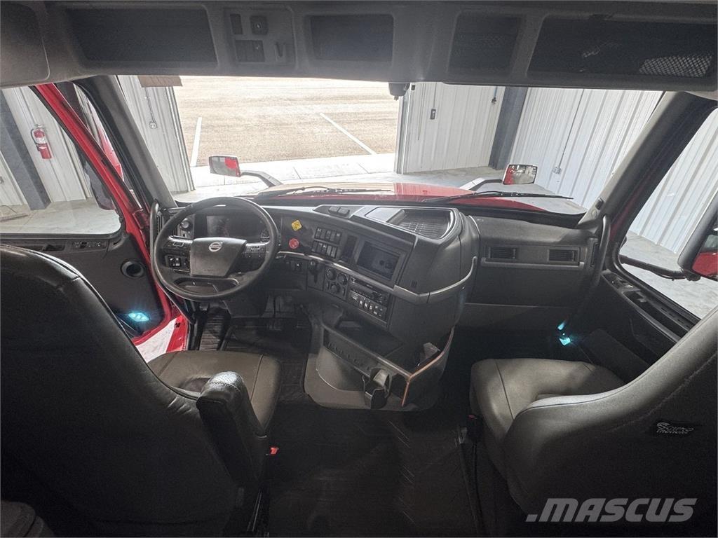 Volvo VNL64T740 Vilcēji