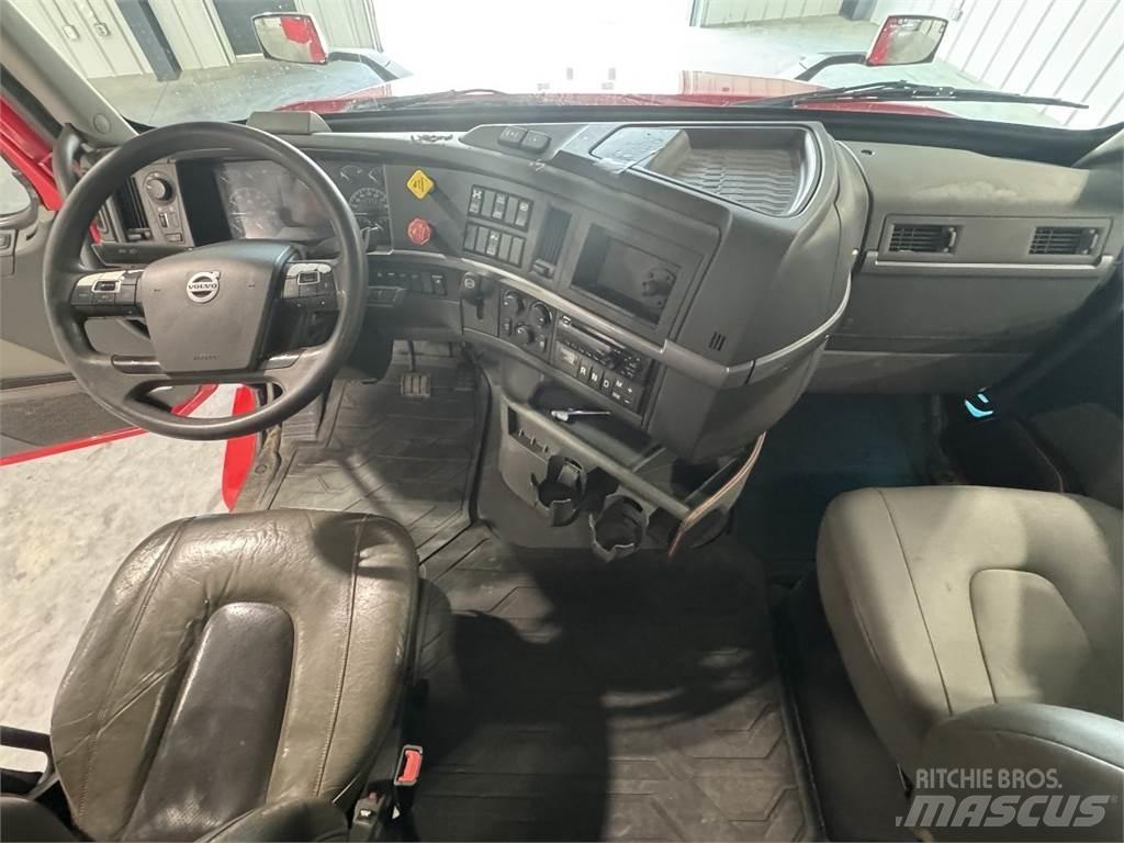 Volvo VNL740 Vilcēji