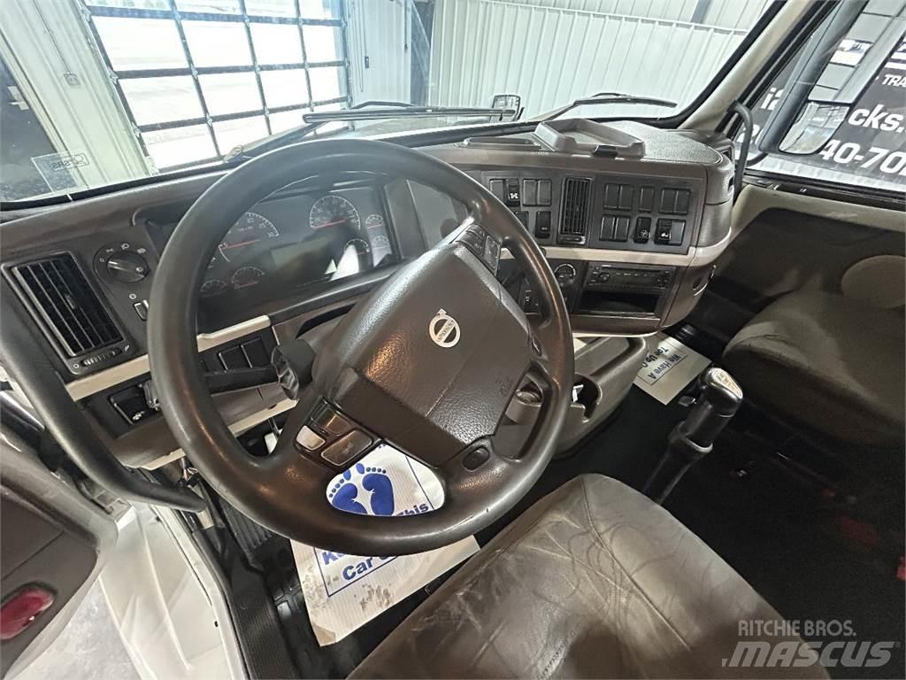Volvo VNM64T200 Vilcēji