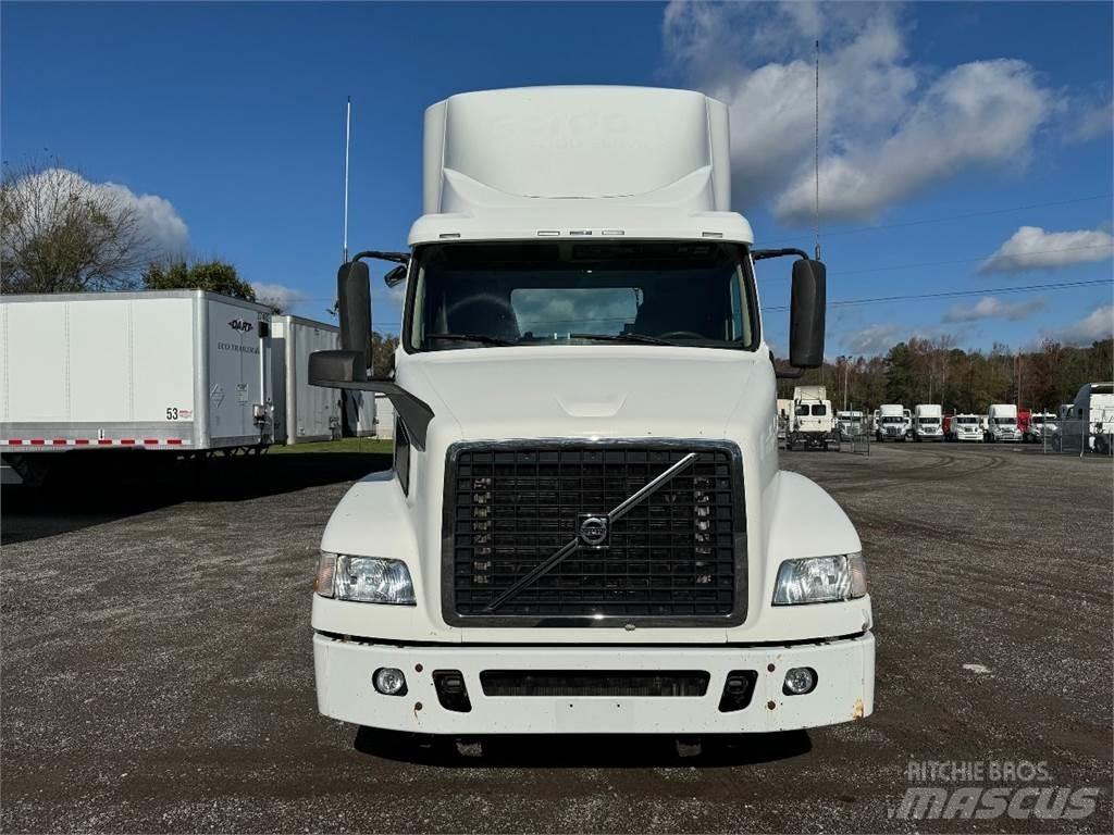 Volvo VNM64T200 Vilcēji
