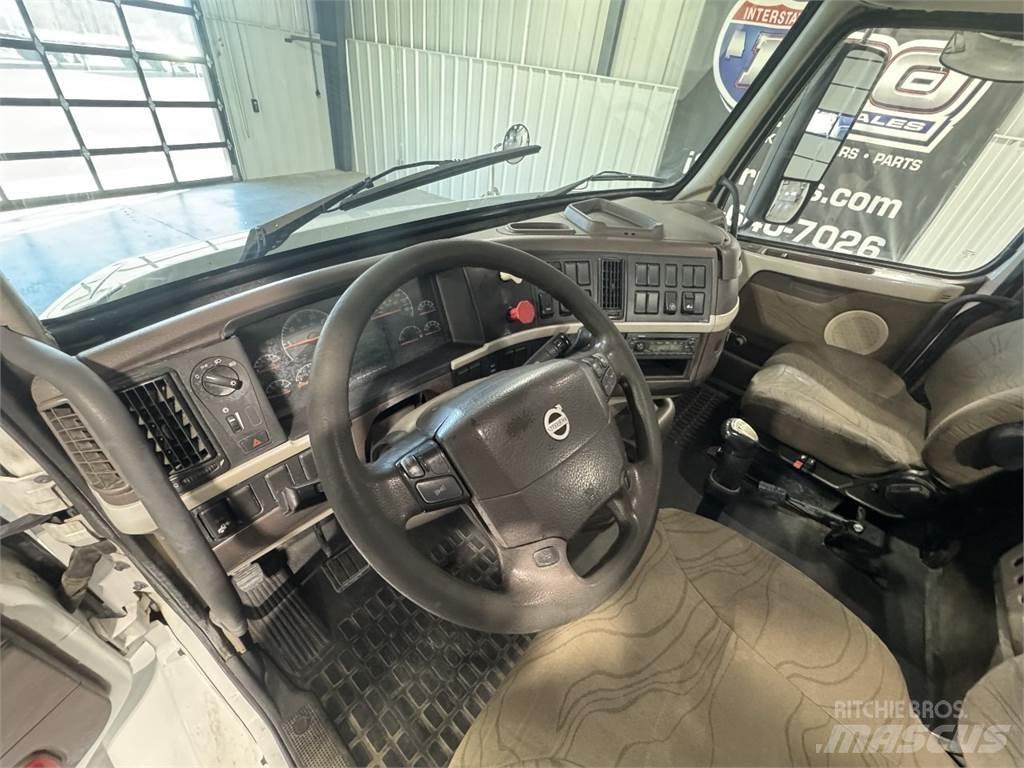Volvo VNM64T200 Vilcēji