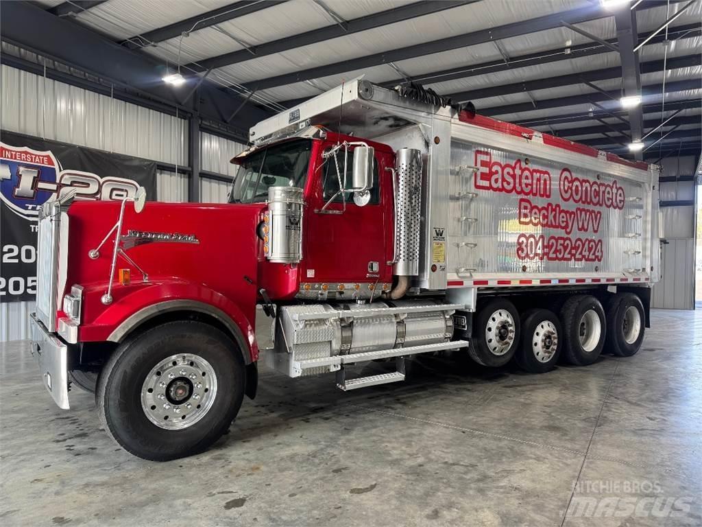 Western Star 4900 Pašizgāzējs
