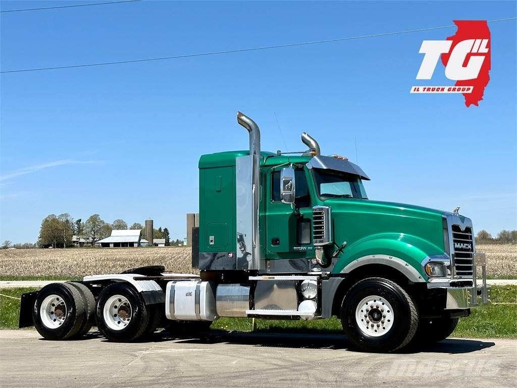 Mack Titan TD713 Vilcēji