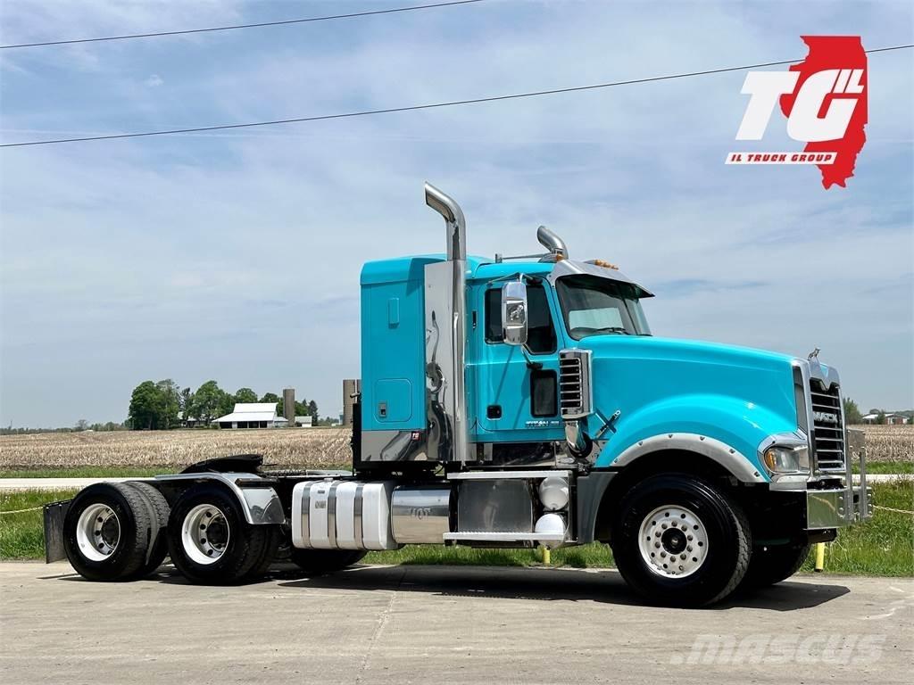 Mack Titan TD713 Vilcēji