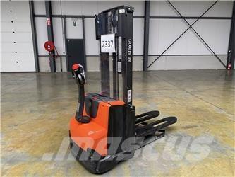 Toyota BT SWE100 Pašgājēji krautnētāji