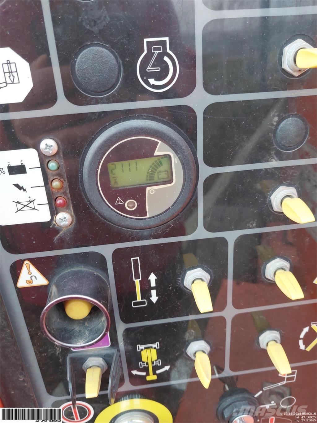 JLG E450AJ Strēles pacēlāji