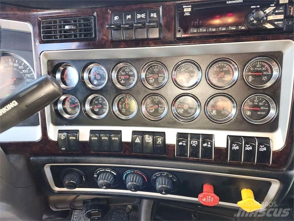Kenworth W900L Vilcēji