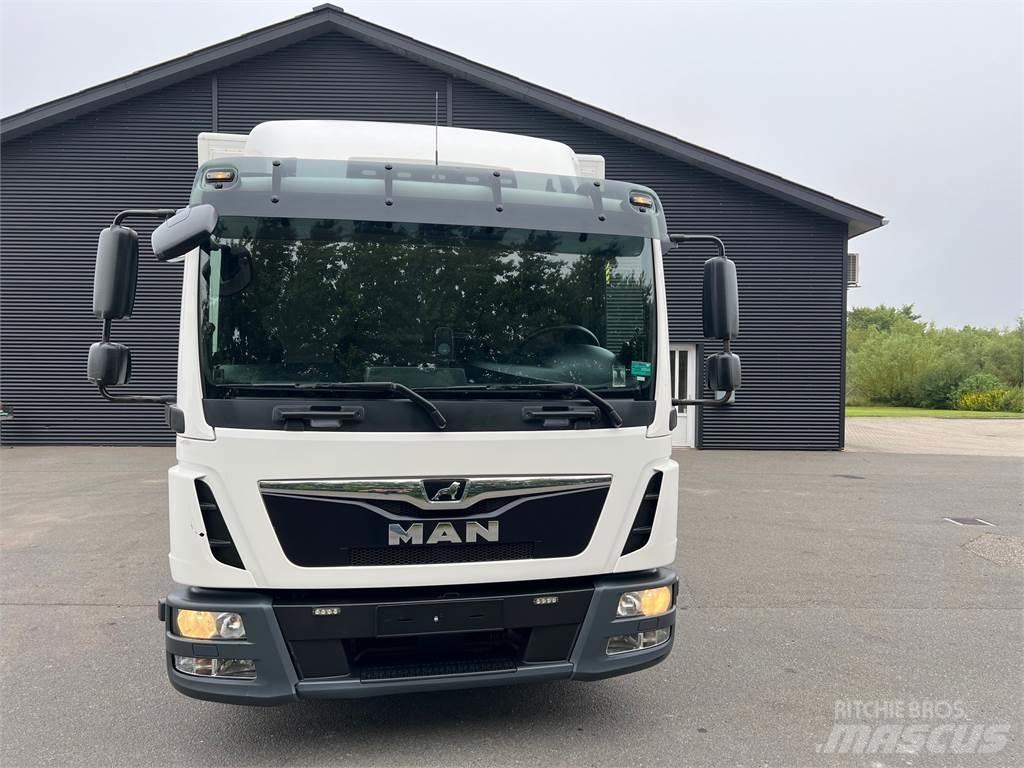 MAN TGL 12.220 Furgons