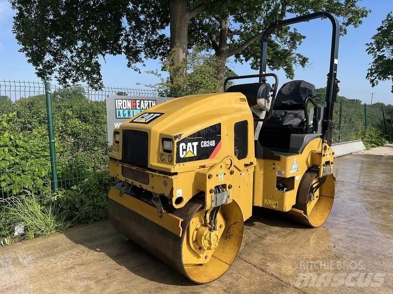 CAT CB24B Roller Divvalču grunts veltņi
