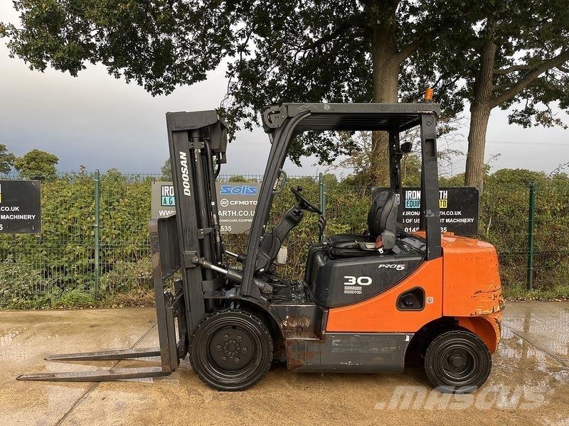 Doosan D30S-5 Autokrāvēji - citi