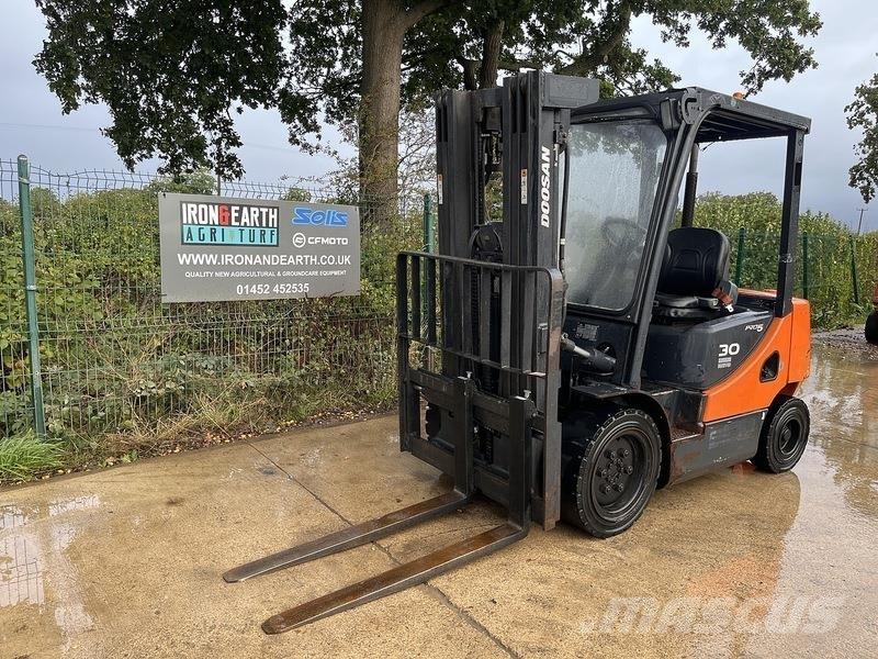 Doosan D30S-5 Autokrāvēji - citi