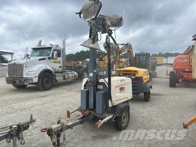 Atlas Copco V4 Gaismas torņi