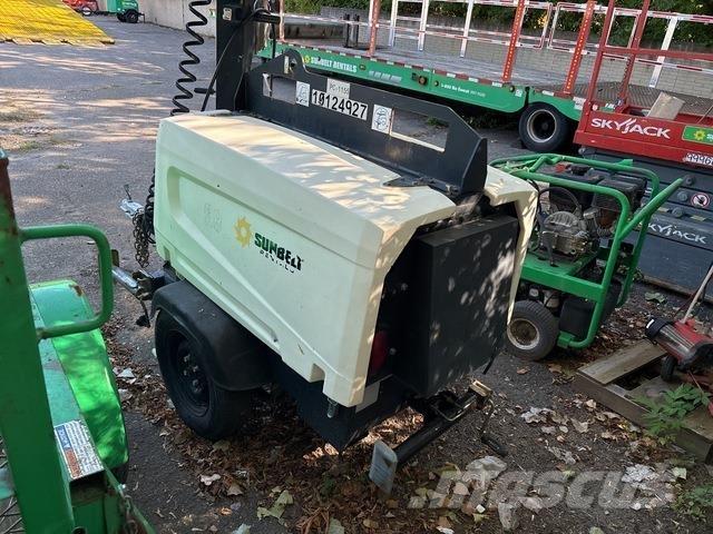 Atlas Copco V4 Gaismas torņi
