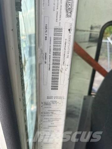 Autocar  Terminālie traktori